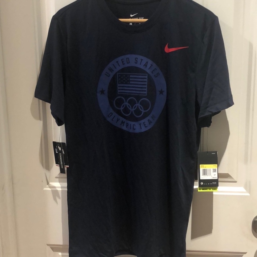 Mens Nike USA Olympic T-shirt. Size Small.
